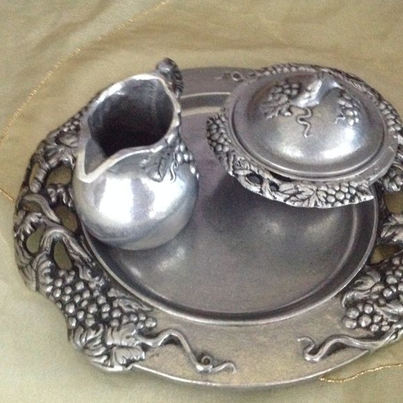 Pewter Vintage Carson Statesmetal Raised Grape Design Tray w/Sugar & Creamer - Picture 2 of 11